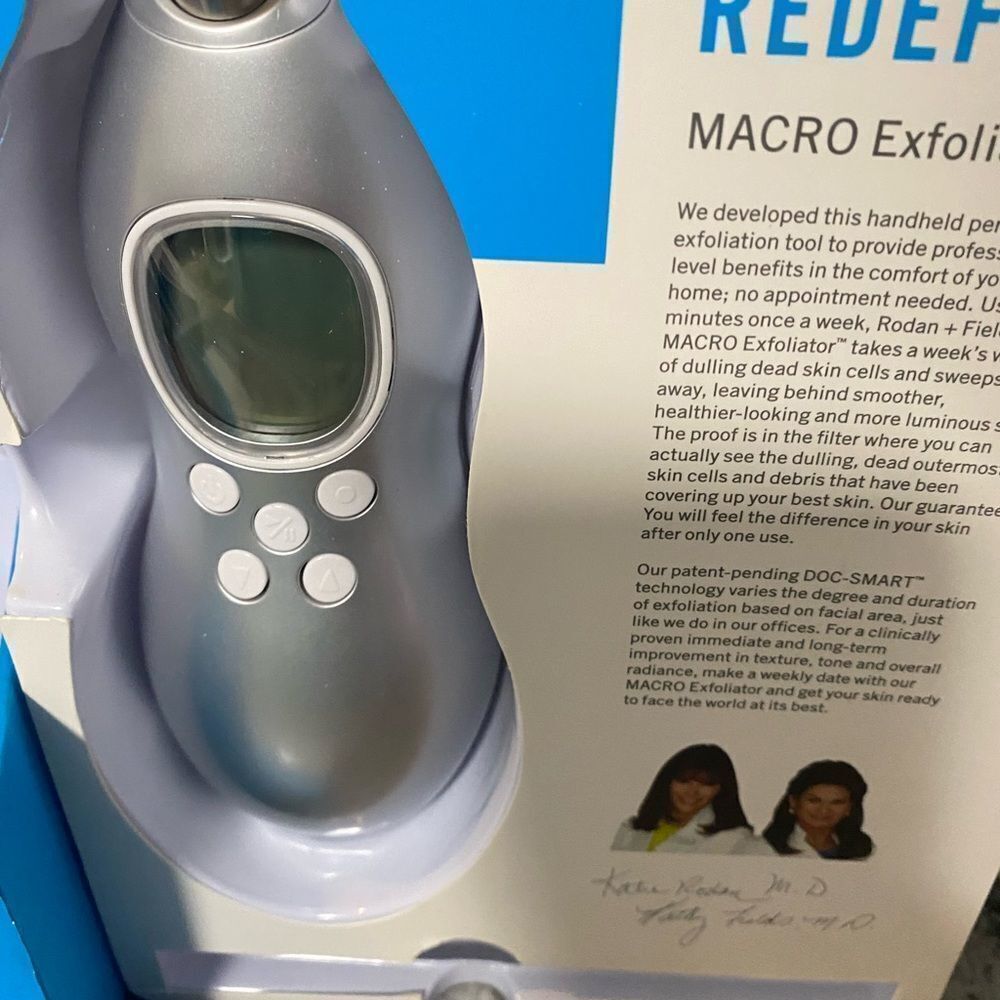 Redefine Macro Exfoliator - Picture 11 of 11